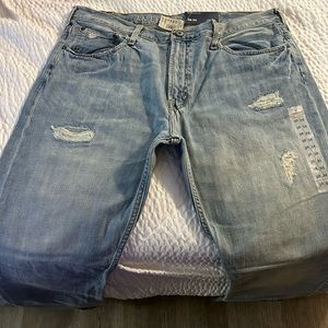 2 Pairs of 38/34 American Eagle 🦅 Men’s Jeans.  WITH TAGS!